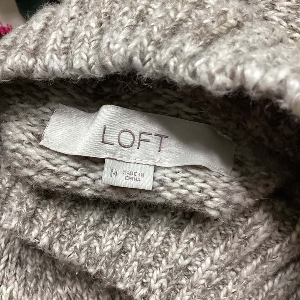 Ann Taylor LOFT Light Gray Knit Top - Picture 5 of 6